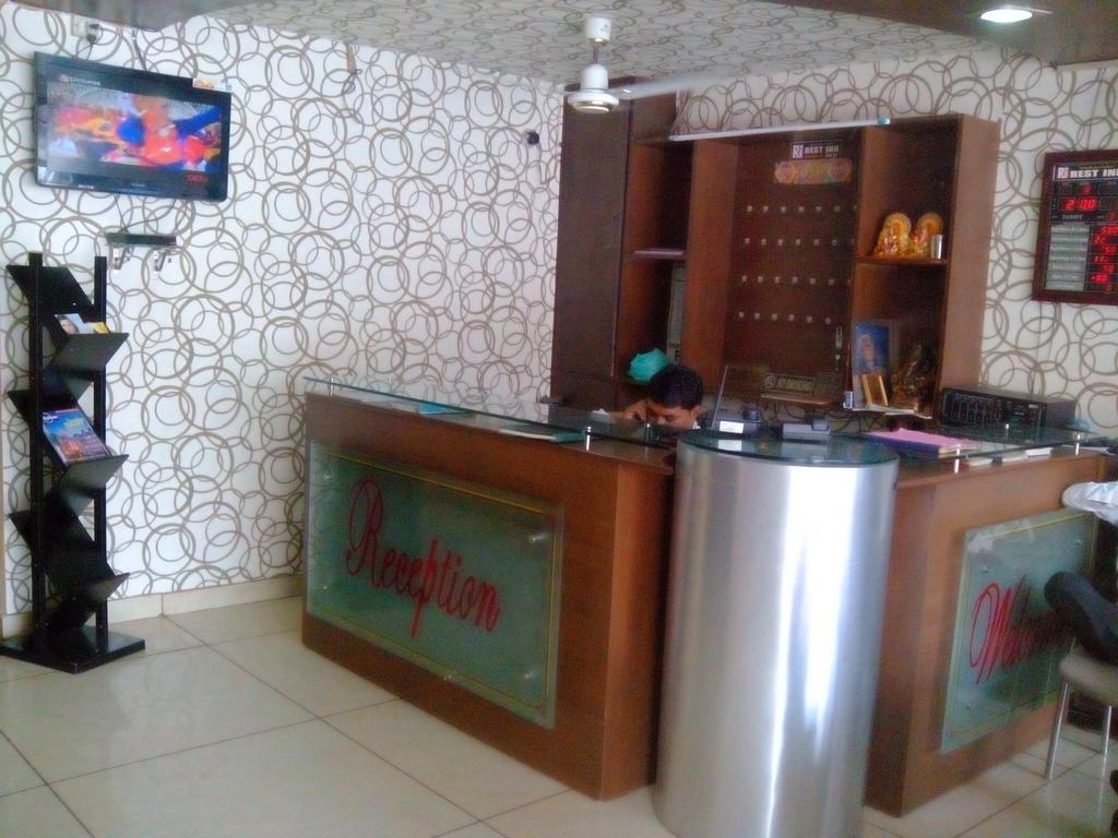 Hotel Rest Inn Lucknow Dış mekan fotoğraf